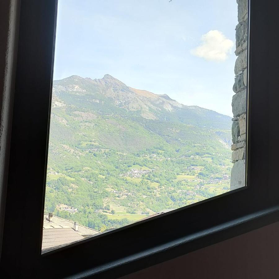 La Maison Lilla Fenis Luaran gambar